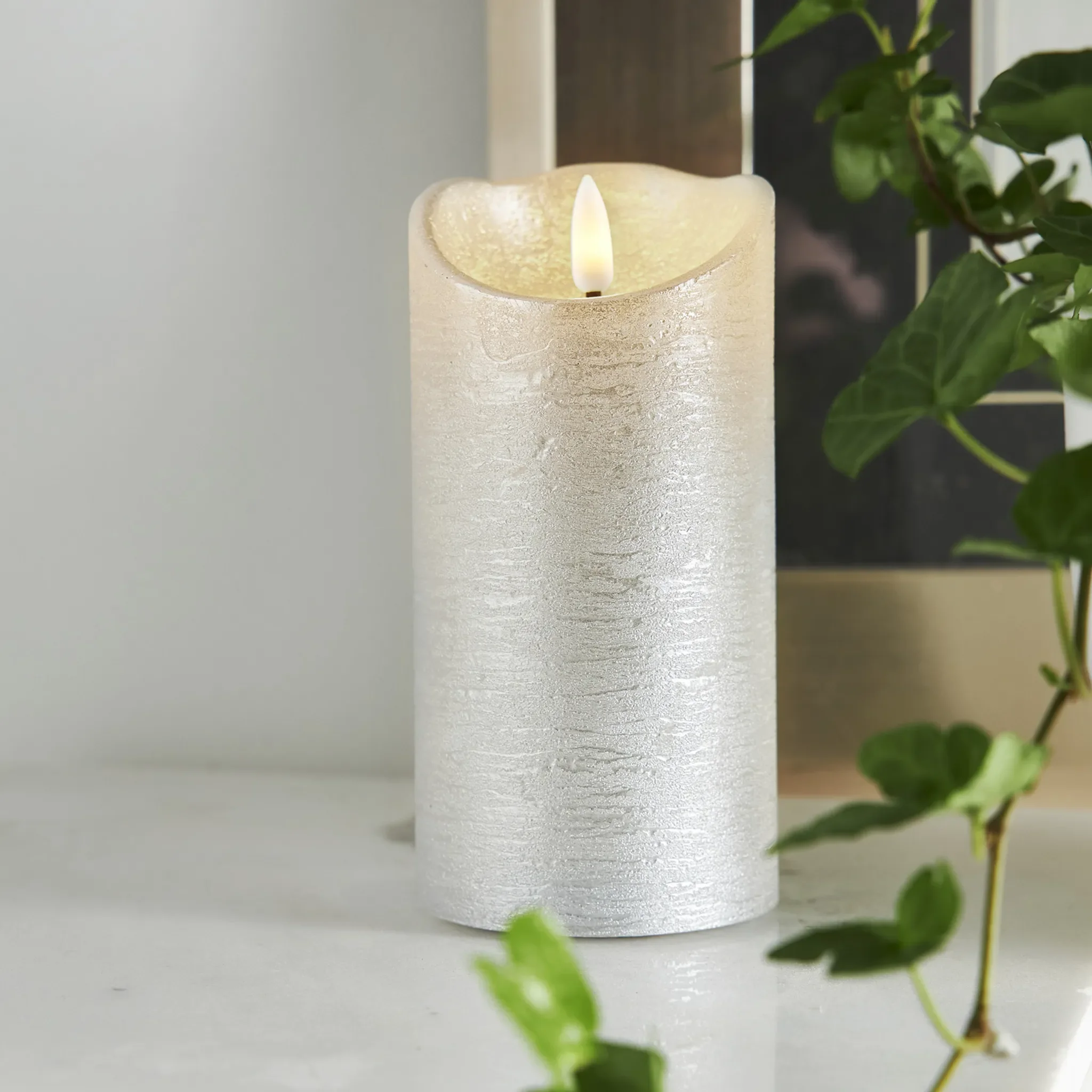 LED-Echtwachskerze „Flamme Rustic“ – Silber